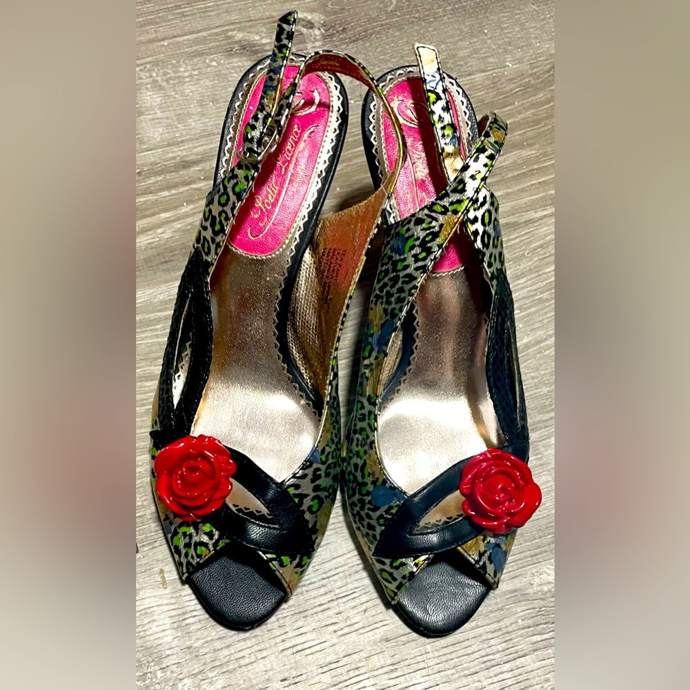 Poetic License Tea Party Heels Size 8.5